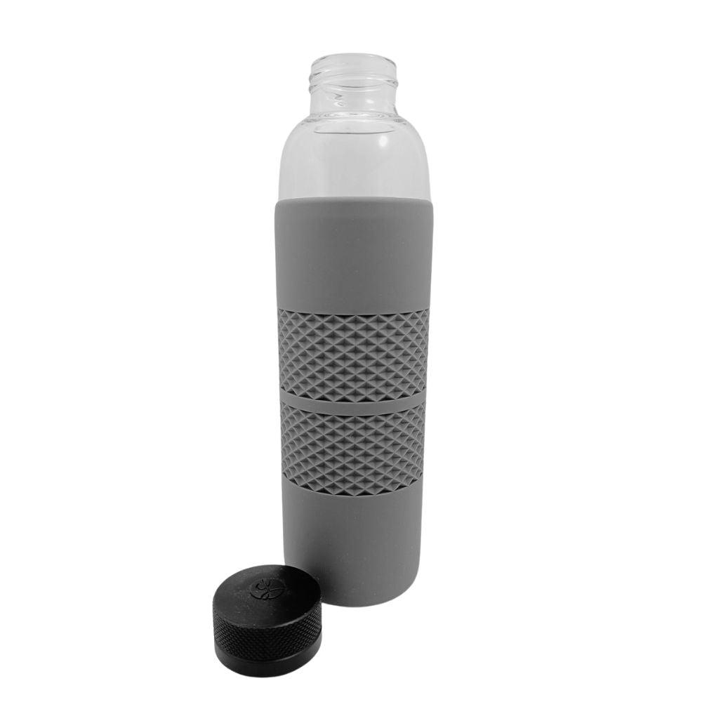 Botella de vidrio Drink Up & Go con funda de silicón en color gris. Libbey. 550 ml - ANFORAMA (Todo para mi Cocina)